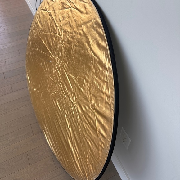 Photography - Light Reflector Light Diffuser - Gold - 42 Inches Diameter - Picture 3 of 7